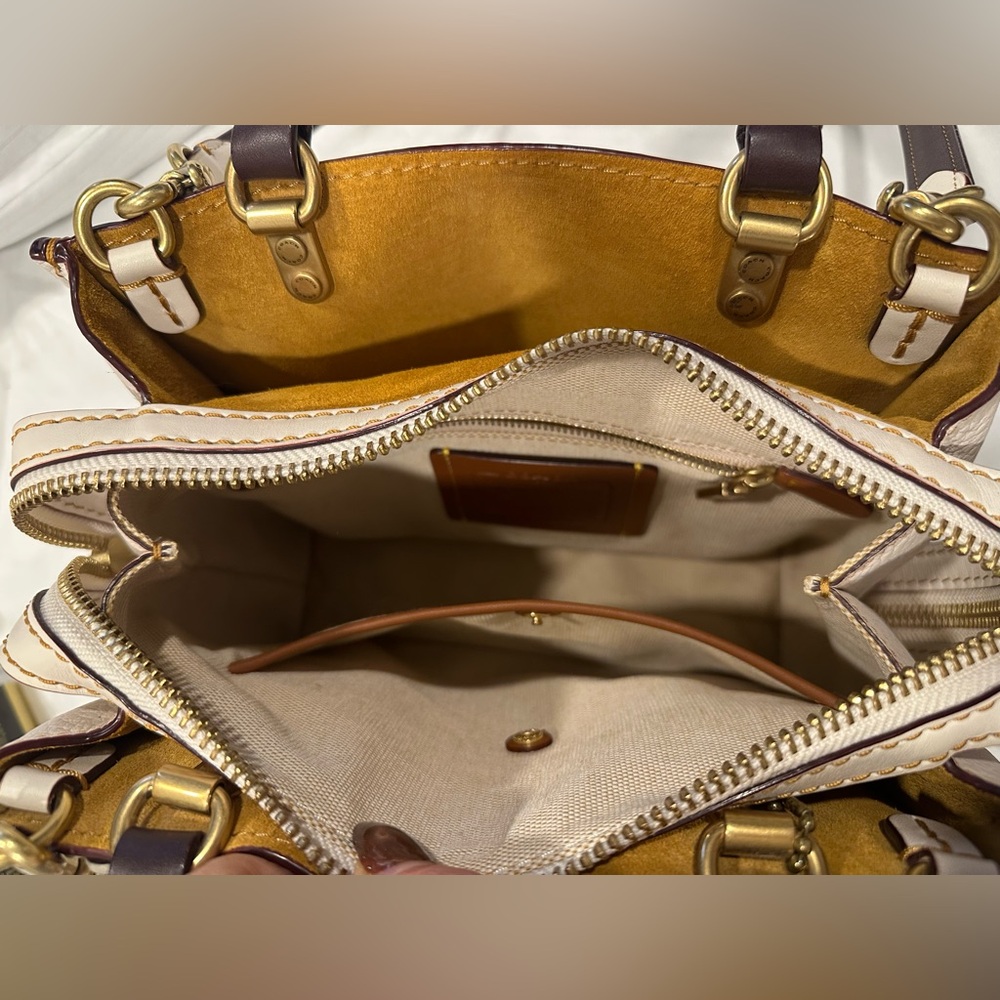 COACH 1941 Tea Rose Applique Rogue Bag - Picture 7 of 16